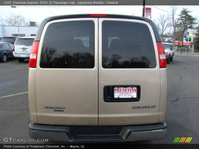 Sandstone Metallic / Neutral 2005 Chevrolet Express 3500 15 Passenger Van
