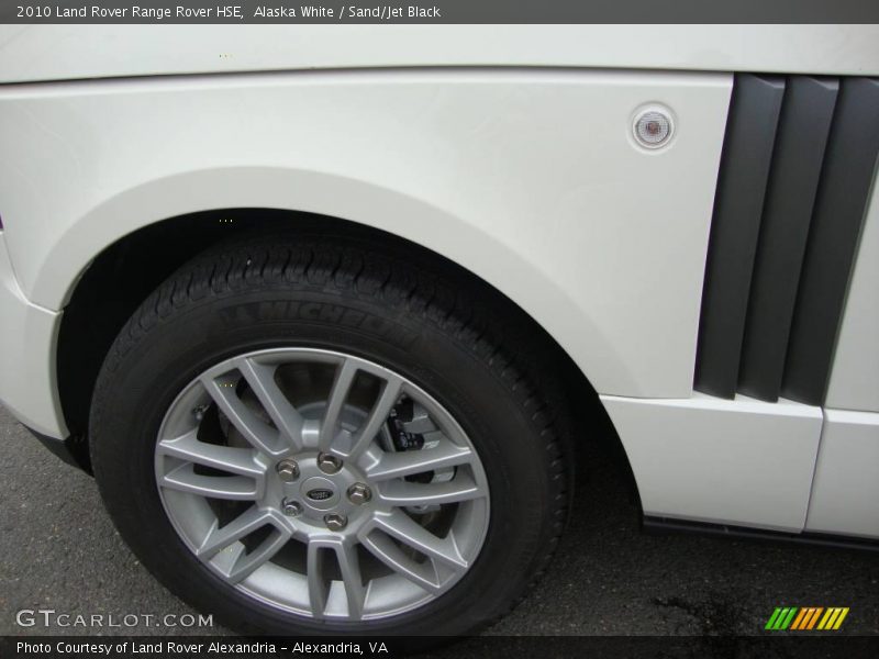 Alaska White / Sand/Jet Black 2010 Land Rover Range Rover HSE