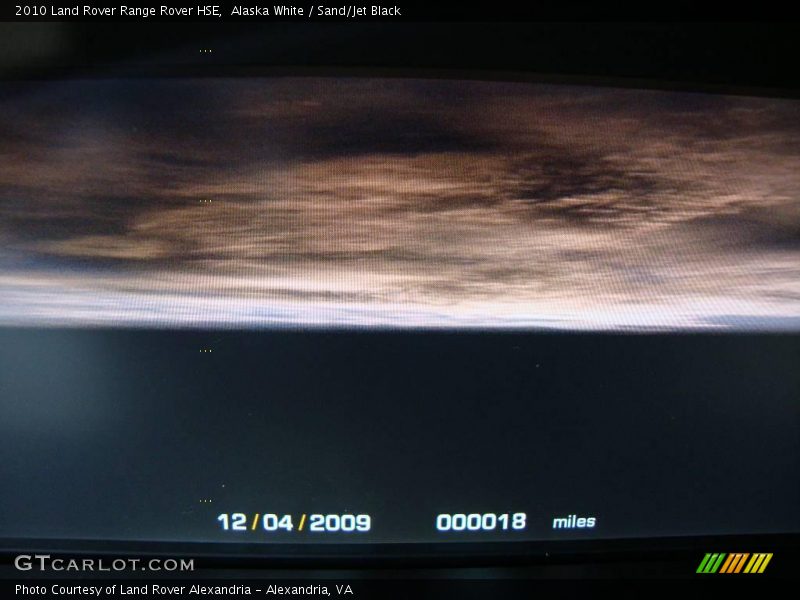 Alaska White / Sand/Jet Black 2010 Land Rover Range Rover HSE