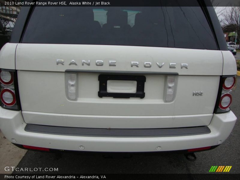 Alaska White / Jet Black 2010 Land Rover Range Rover HSE