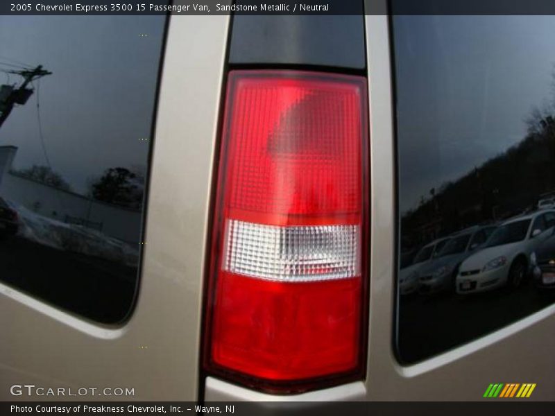 Sandstone Metallic / Neutral 2005 Chevrolet Express 3500 15 Passenger Van