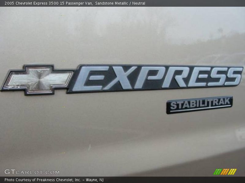 Sandstone Metallic / Neutral 2005 Chevrolet Express 3500 15 Passenger Van