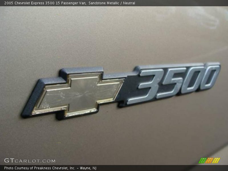 Sandstone Metallic / Neutral 2005 Chevrolet Express 3500 15 Passenger Van