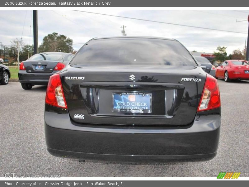 Fantasy Black Metallic / Grey 2006 Suzuki Forenza Sedan
