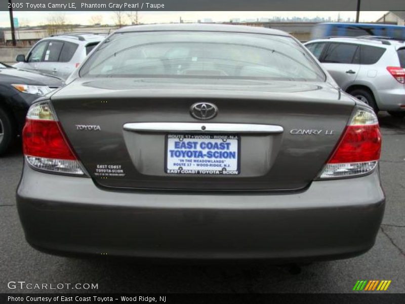 Phantom Gray Pearl / Taupe 2005 Toyota Camry LE