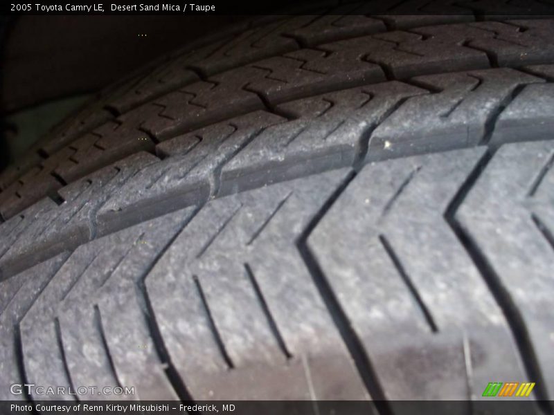 Desert Sand Mica / Taupe 2005 Toyota Camry LE