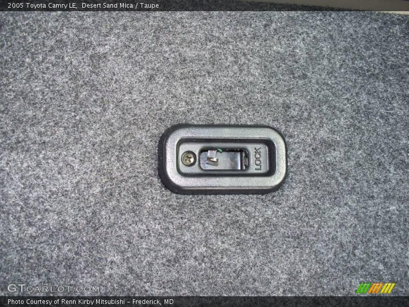Desert Sand Mica / Taupe 2005 Toyota Camry LE