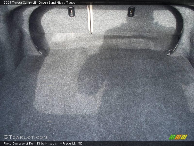 Desert Sand Mica / Taupe 2005 Toyota Camry LE