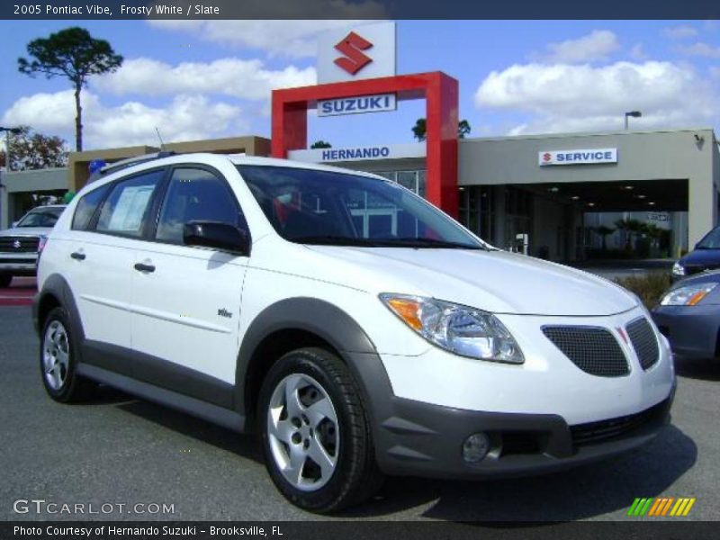 Frosty White / Slate 2005 Pontiac Vibe