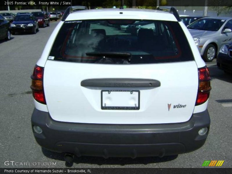 Frosty White / Slate 2005 Pontiac Vibe