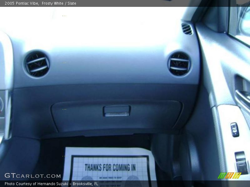 Frosty White / Slate 2005 Pontiac Vibe