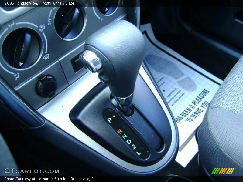 Frosty White / Slate 2005 Pontiac Vibe