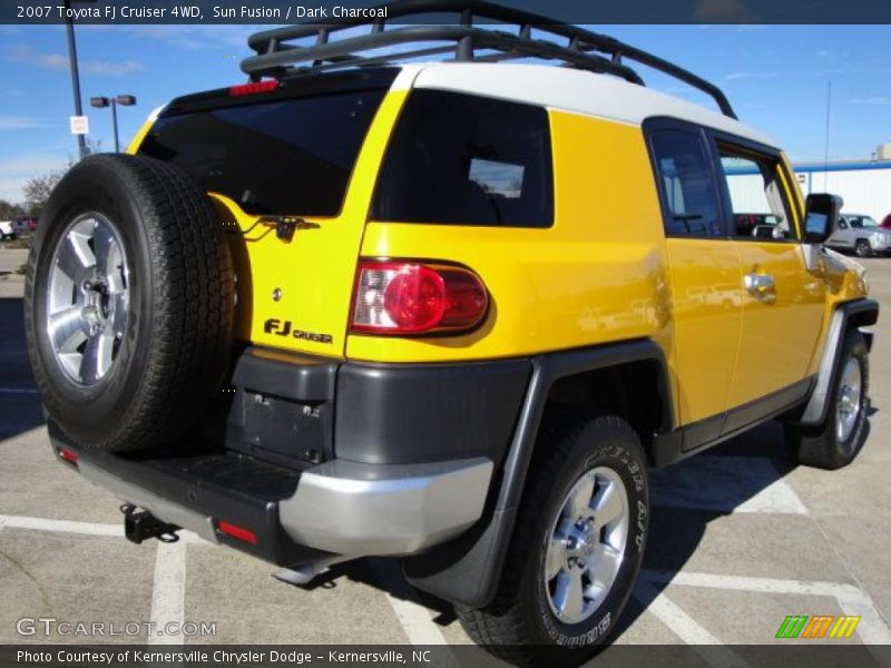 Sun Fusion / Dark Charcoal 2007 Toyota FJ Cruiser 4WD