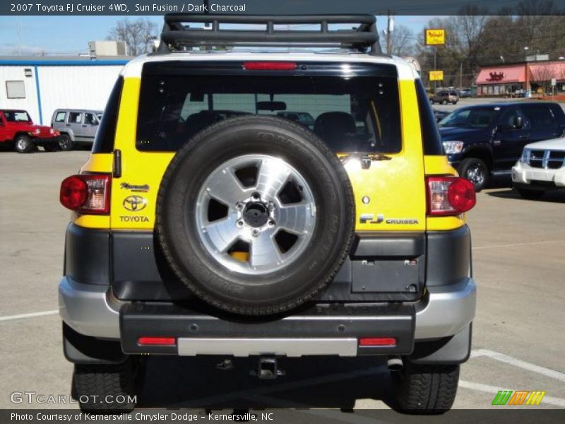 Sun Fusion / Dark Charcoal 2007 Toyota FJ Cruiser 4WD