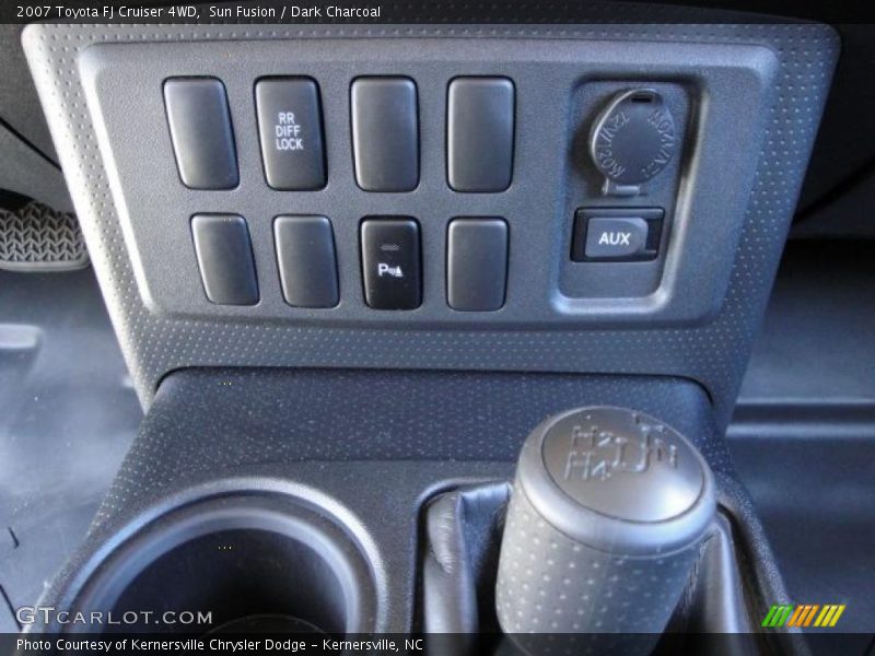 Sun Fusion / Dark Charcoal 2007 Toyota FJ Cruiser 4WD