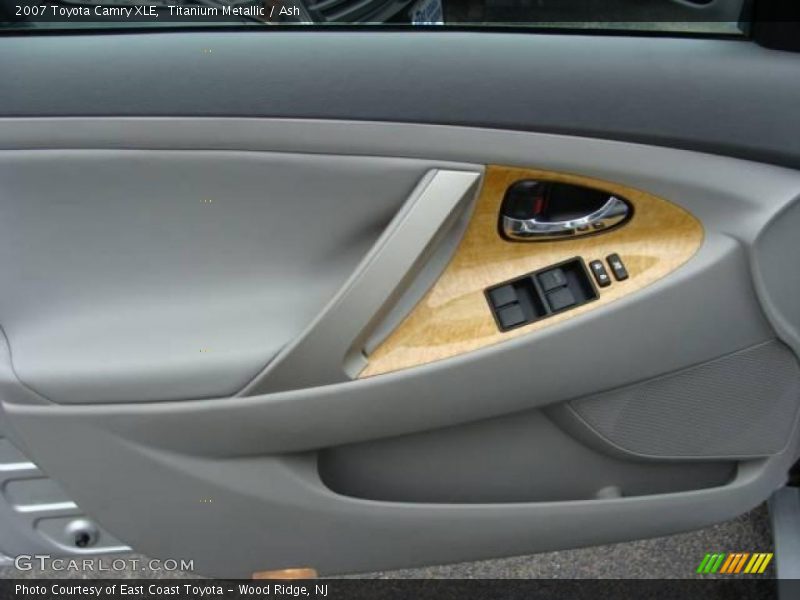Titanium Metallic / Ash 2007 Toyota Camry XLE
