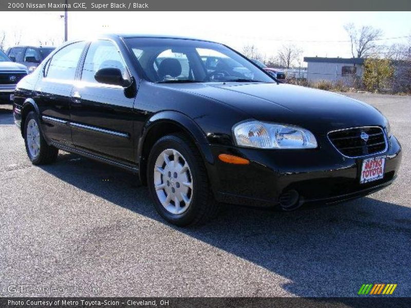 Super Black / Black 2000 Nissan Maxima GXE