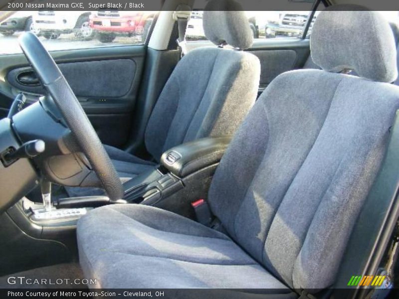 Super Black / Black 2000 Nissan Maxima GXE