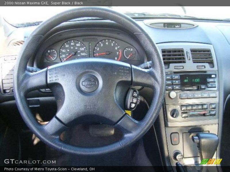 Super Black / Black 2000 Nissan Maxima GXE