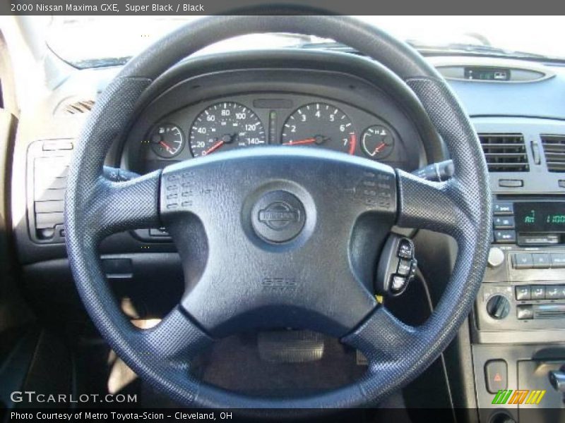 Super Black / Black 2000 Nissan Maxima GXE