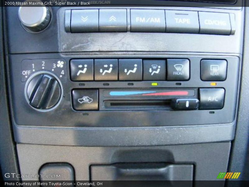 Super Black / Black 2000 Nissan Maxima GXE