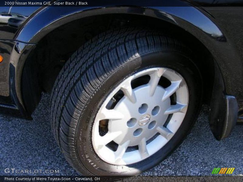 Super Black / Black 2000 Nissan Maxima GXE