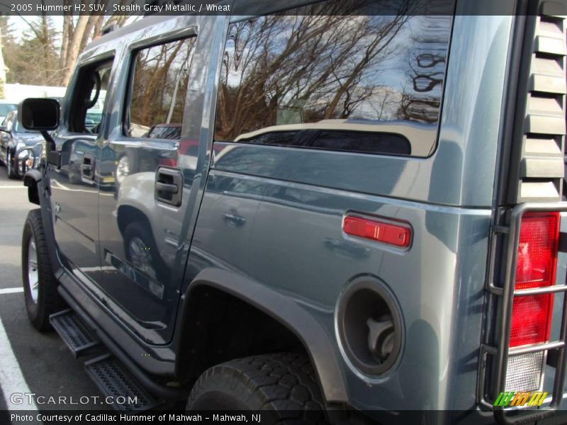 Stealth Gray Metallic / Wheat 2005 Hummer H2 SUV