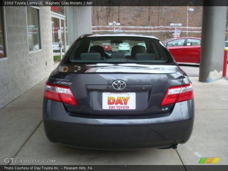 Magnetic Gray Metallic / Ash 2009 Toyota Camry LE