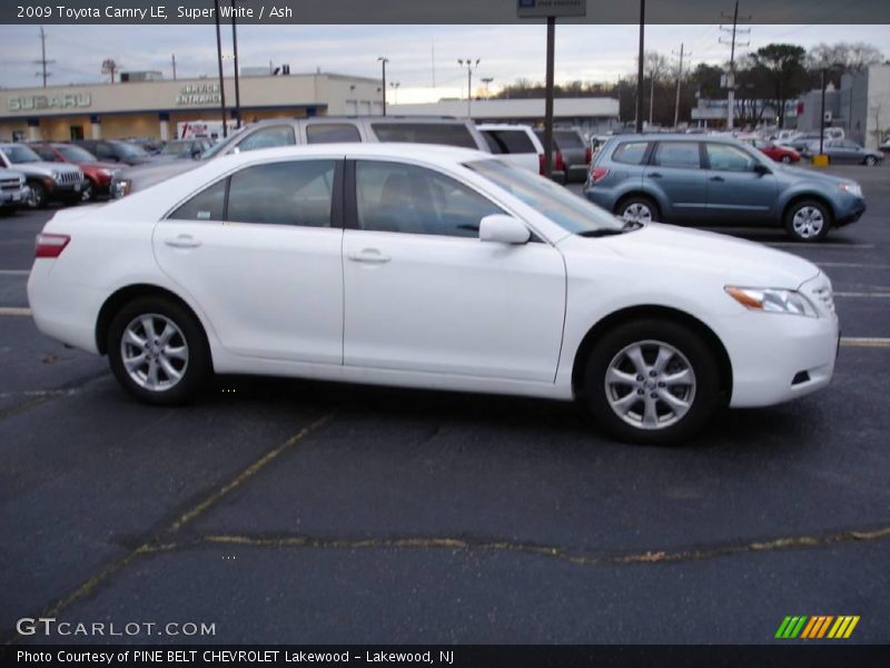 Super White / Ash 2009 Toyota Camry LE