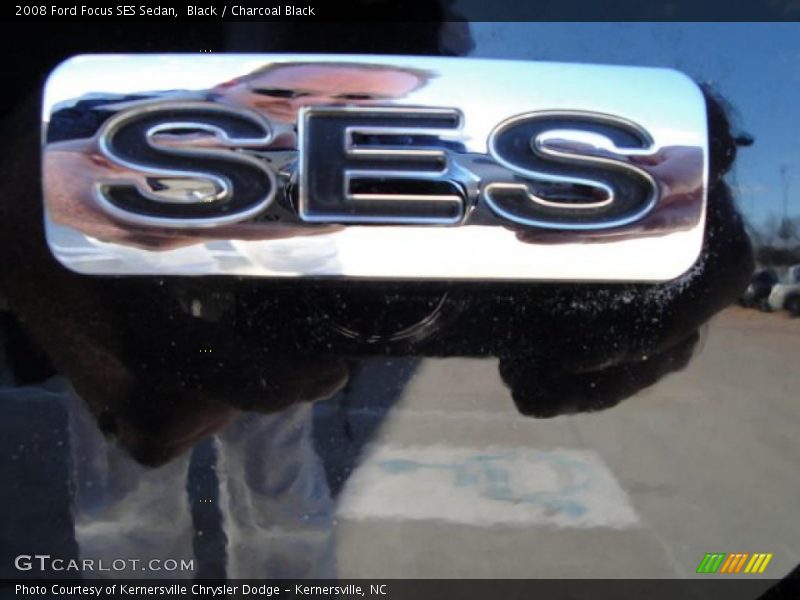 Black / Charcoal Black 2008 Ford Focus SES Sedan