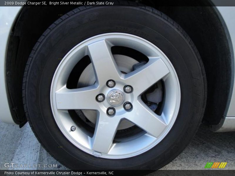 Bright Silver Metallic / Dark Slate Gray 2009 Dodge Charger SE