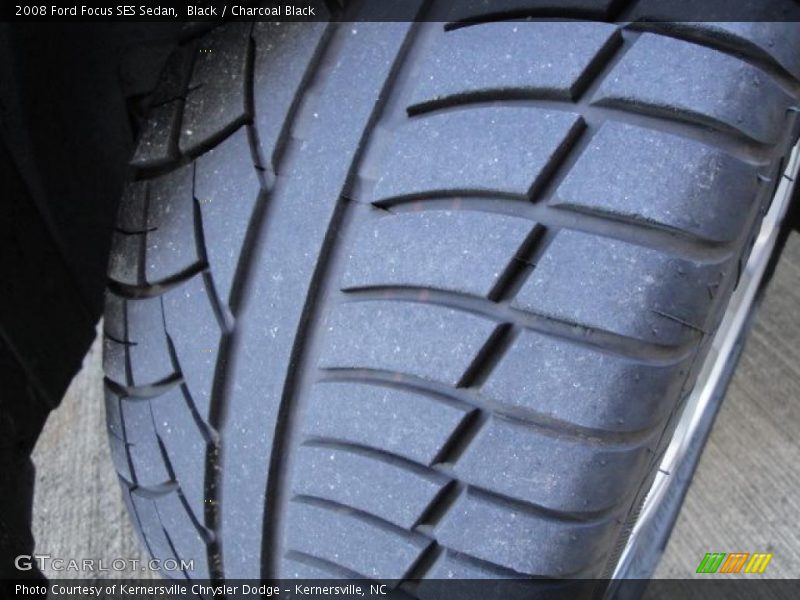 Black / Charcoal Black 2008 Ford Focus SES Sedan