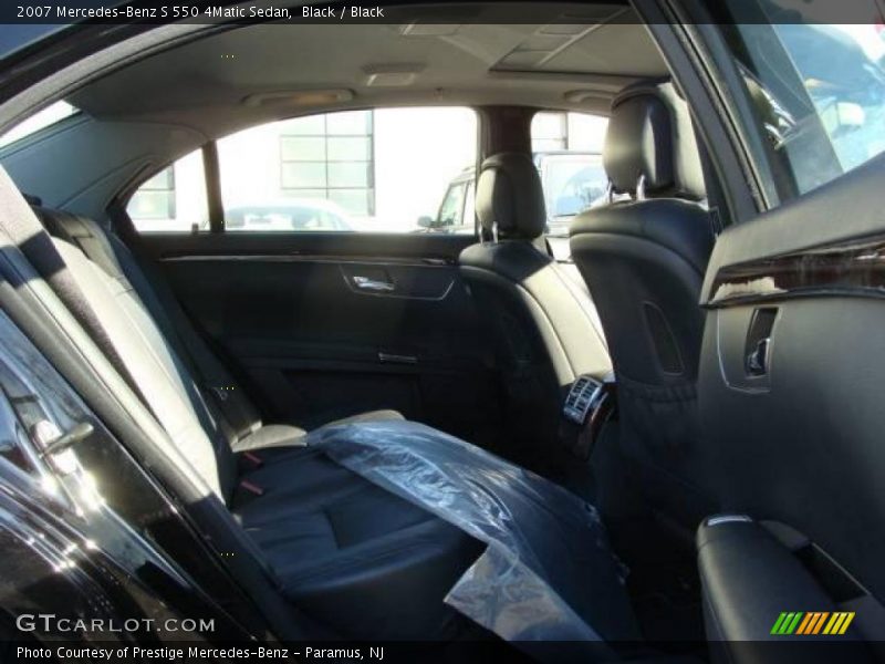 Black / Black 2007 Mercedes-Benz S 550 4Matic Sedan