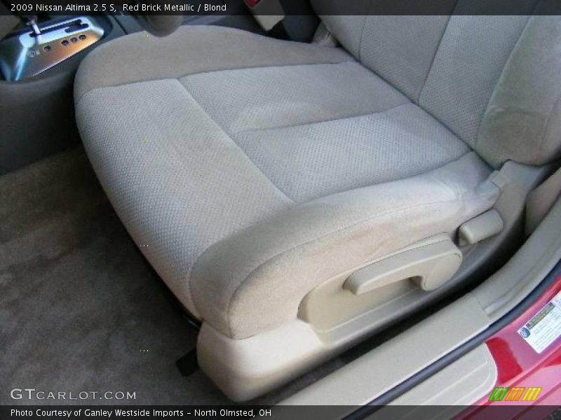 Red Brick Metallic / Blond 2009 Nissan Altima 2.5 S