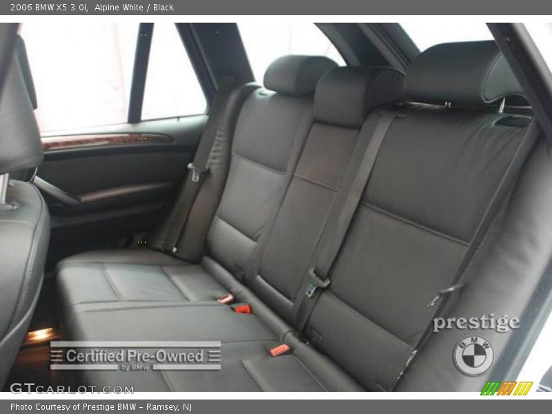 Alpine White / Black 2006 BMW X5 3.0i