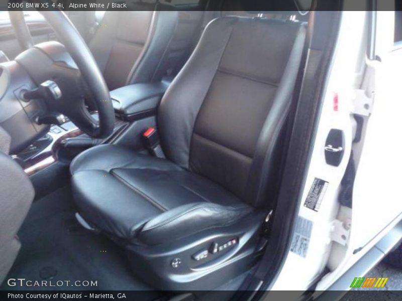 Alpine White / Black 2006 BMW X5 4.4i