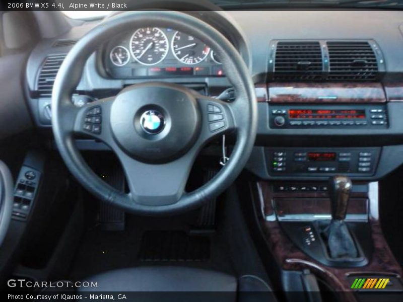 Alpine White / Black 2006 BMW X5 4.4i