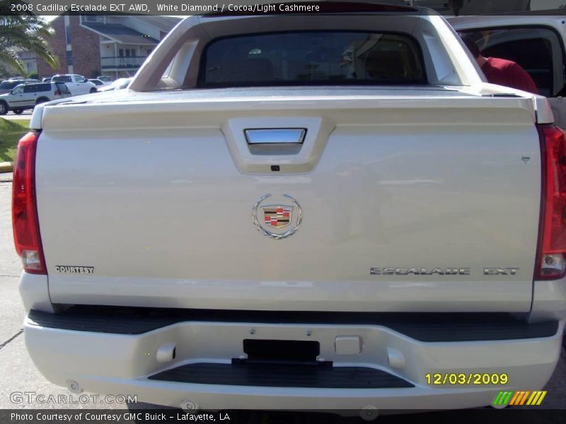 White Diamond / Cocoa/Light Cashmere 2008 Cadillac Escalade EXT AWD