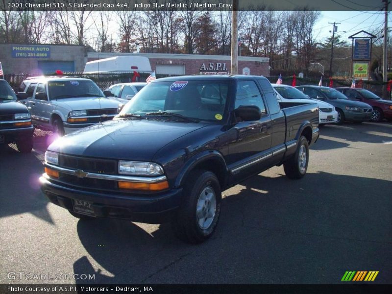Indigo Blue Metallic / Medium Gray 2001 Chevrolet S10 LS Extended Cab 4x4