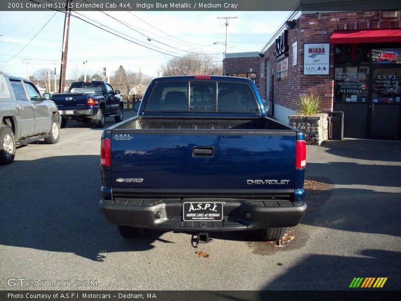 Indigo Blue Metallic / Medium Gray 2001 Chevrolet S10 LS Extended Cab 4x4
