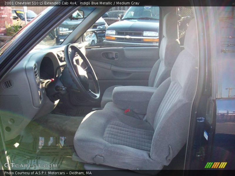 Indigo Blue Metallic / Medium Gray 2001 Chevrolet S10 LS Extended Cab 4x4