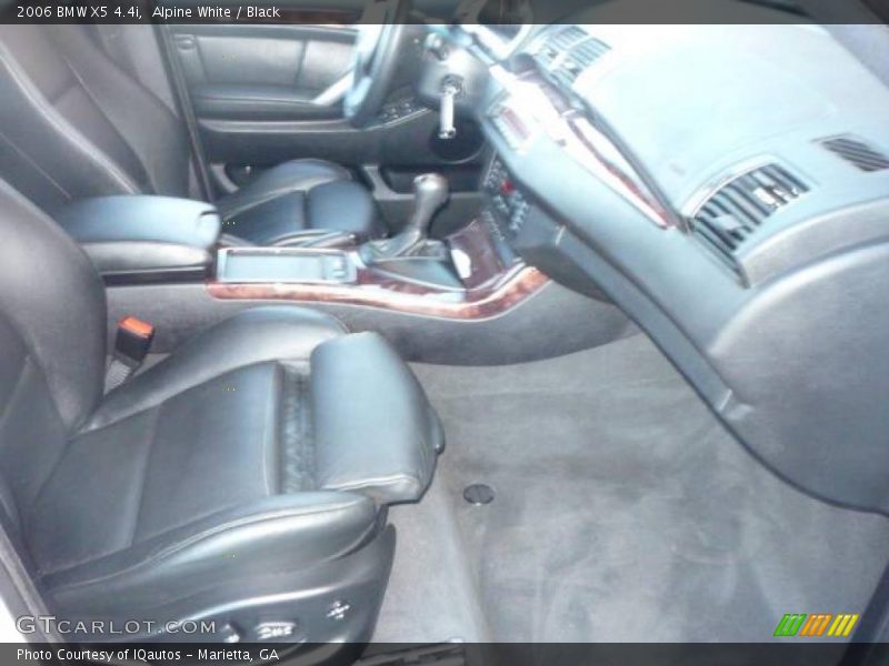 Alpine White / Black 2006 BMW X5 4.4i
