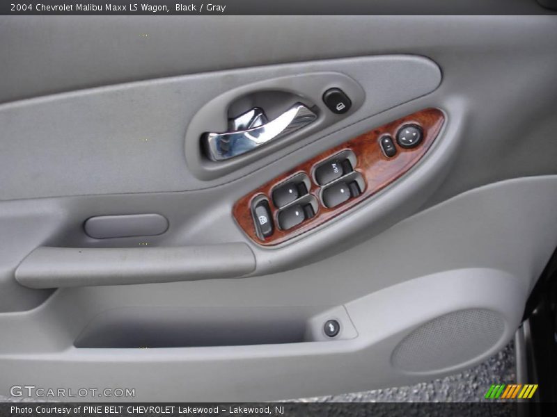 Black / Gray 2004 Chevrolet Malibu Maxx LS Wagon