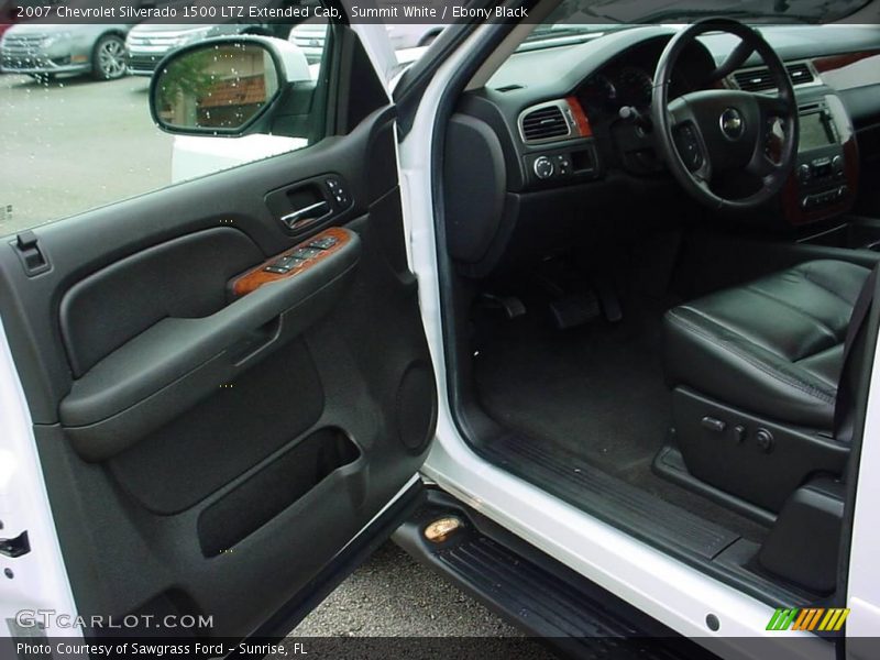 Summit White / Ebony Black 2007 Chevrolet Silverado 1500 LTZ Extended Cab