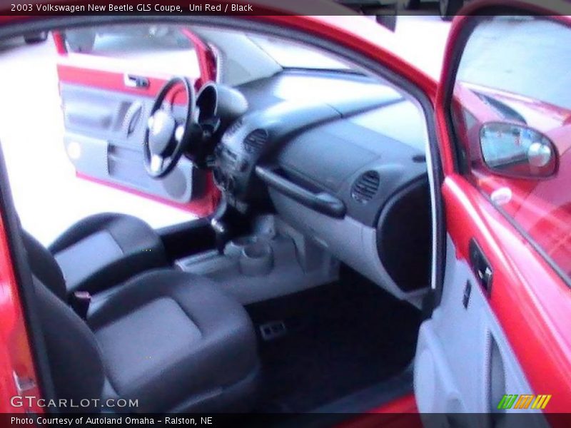 Uni Red / Black 2003 Volkswagen New Beetle GLS Coupe