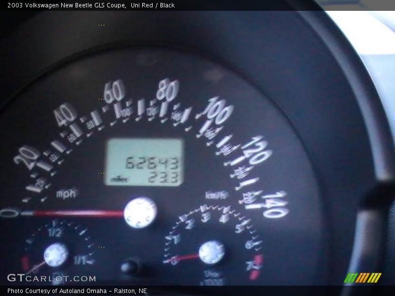 Uni Red / Black 2003 Volkswagen New Beetle GLS Coupe