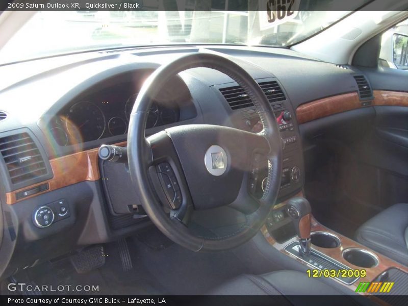 Quicksilver / Black 2009 Saturn Outlook XR