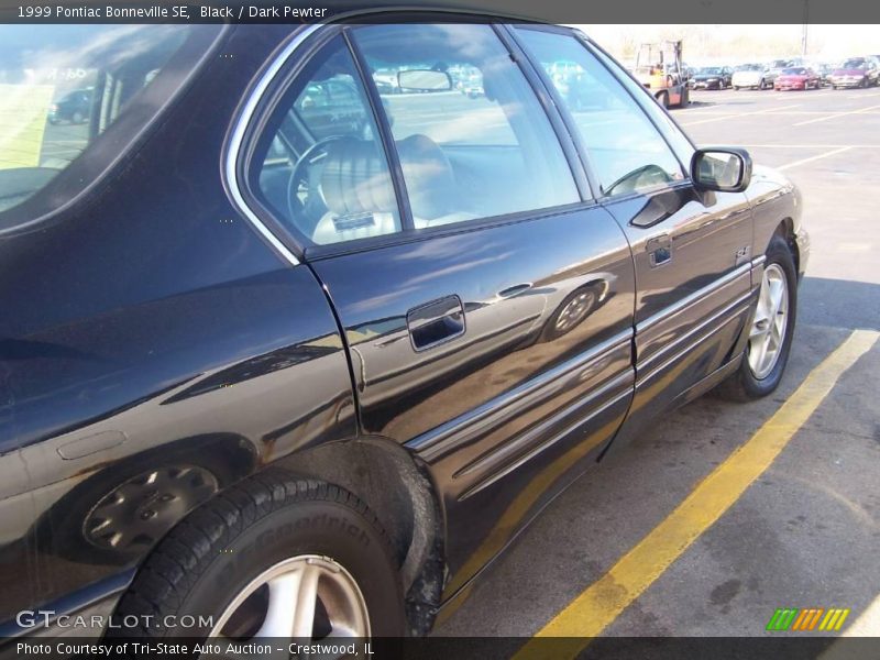 Black / Dark Pewter 1999 Pontiac Bonneville SE