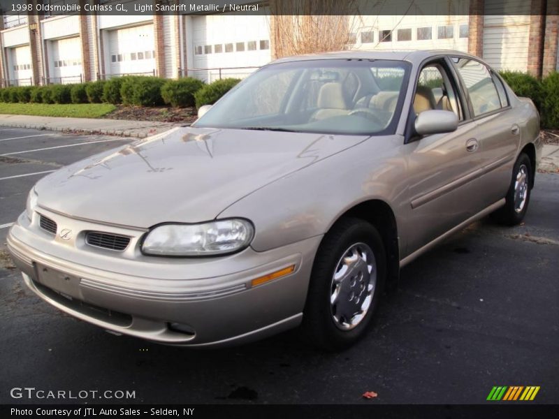 Light Sandrift Metallic / Neutral 1998 Oldsmobile Cutlass GL