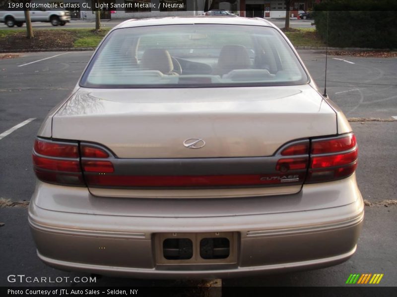 Light Sandrift Metallic / Neutral 1998 Oldsmobile Cutlass GL